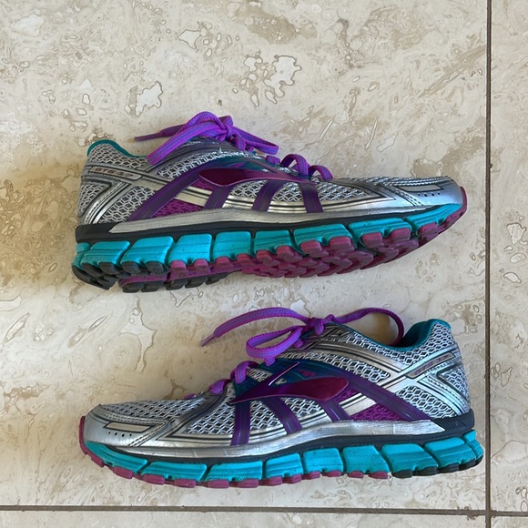 Brooks Running Shoes - Picture 3 of 8